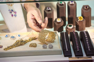 融合奢華與創(chuàng)新 2016迪拜珠寶展中的家用電器新趨勢(shì)